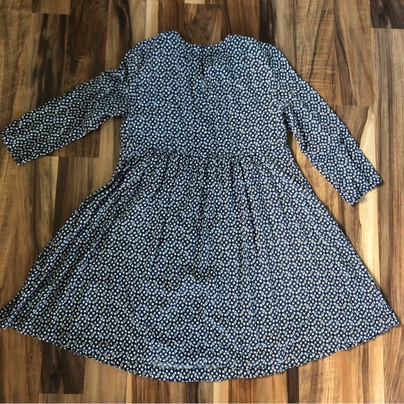 H&M Mini Circle Dress with Quarter-length Sleeves - Picture 2 of 10